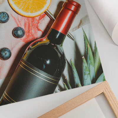 Póster con colores saturados Frutas coloridas y vino tinto sobre un fondo claro.