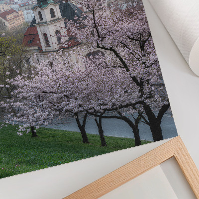 Lienzo decorativo moderno con diseño de árboles en flor y campanarios en primavera