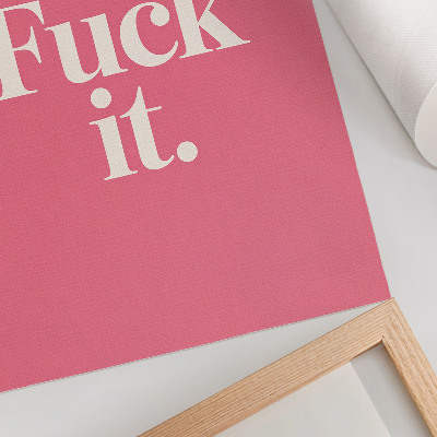 Póster con colores saturados Fondo rosa, letras blancas, estilo moderno