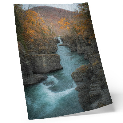 Póster Paisaje otoñal, río de montaña, laderas rocosas