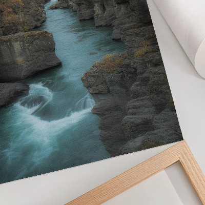 Póster Paisaje otoñal, río de montaña, laderas rocosas