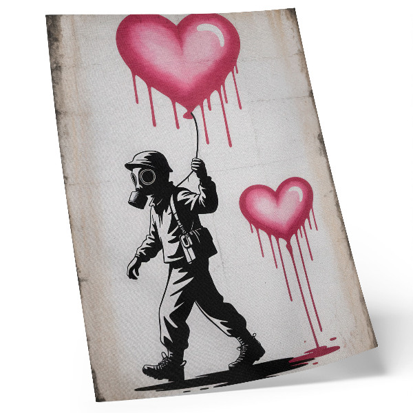 Póster Arte callejero que contrasta corazones y figuras