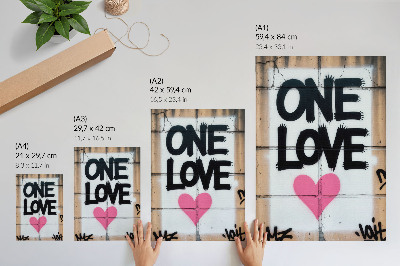 Póster con colores saturados Texto de grafiti en forma de corazón sobre una pared de hormigón.