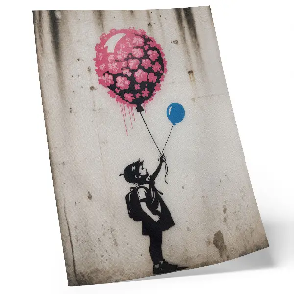 Póster de niño con globos con colores saturados sobre fondo áspero