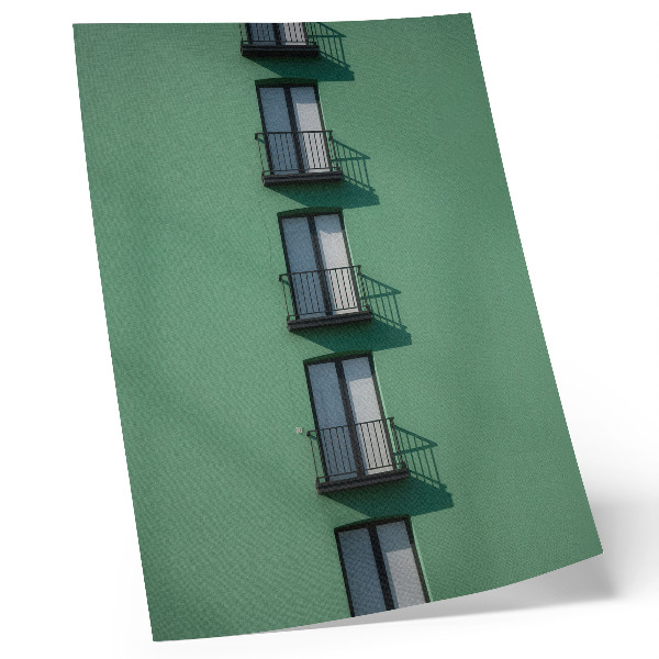 Póster Ventanas de fachada verde, balcones, sombras modernas