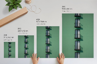 Póster Ventanas de fachada verde, balcones, sombras modernas