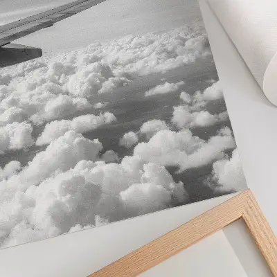 Lienzo decorativo moderno con diseño de ala de avión sobre las nubes en estilo blanco y negro