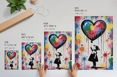 Póster Figura en blanco y negro con un corazón de grafiti colorido