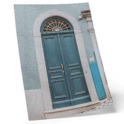 Póster puerta azul con elementos arquitectónicos blancos