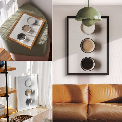 Lienzo decorativo moderno Tres bebidas diferentes en una disposición minimalista.