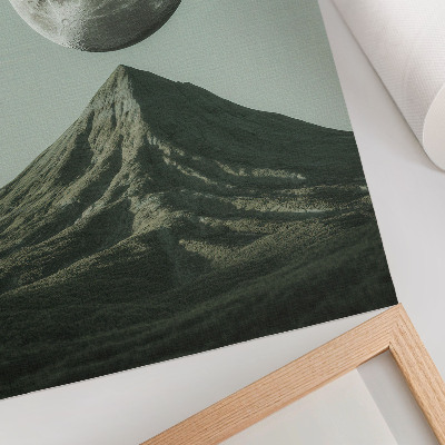 Póster Luna sobre la montaña, tonos verdes, paisaje misterioso