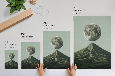Póster Luna sobre la montaña, tonos verdes, paisaje misterioso