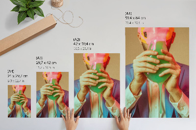 Lámina artística de alta calidad Una máscara colorida en manos de una figura surrealista
