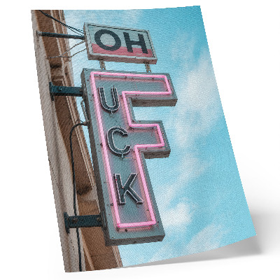 Póster con colores saturados Letrero de neón retro, cielo azul, colores intensos