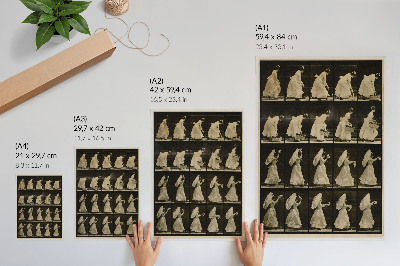 Lienzo decorativo moderno Mujer levantando una cesta y agitando un pañuelo (ca. 1887), de Eadweard Muybridge.