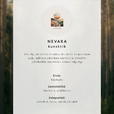 Póster Paisaje boscoso y brumoso junto al lago.