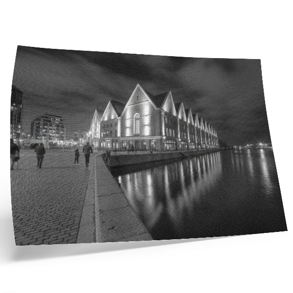 Arte de pared arquitectura monocromática con reflejo en el agua