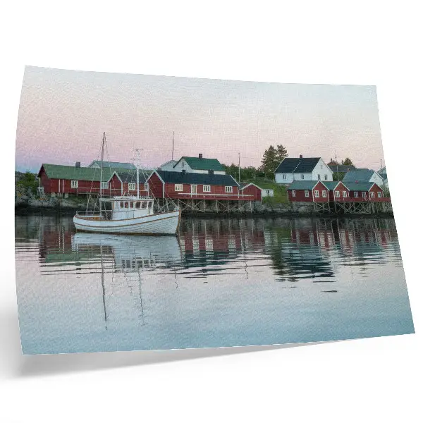 Póster casas rojas cubistas junto al lago