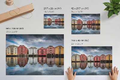 Póster de edificios coloridos junto al agua una composición armoniosa