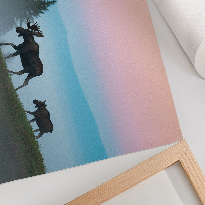 Póster Alces por la mañana con el telón de fondo de la niebla y los árboles.