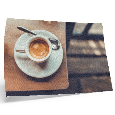 Lámina para cuadro Una taza de espresso sobre una mesa de madera, contrastes