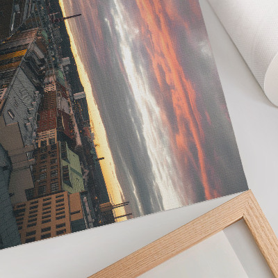 Lámina para cuadro Colores del atardecer sobre el panorama de la ciudad