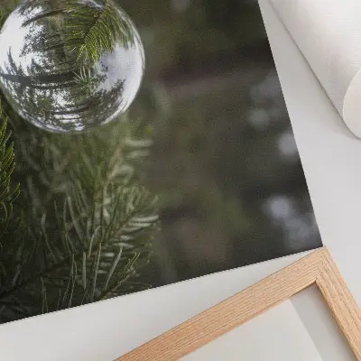 Lámina para cuadro bola de cristal con ramas de pino de fondo