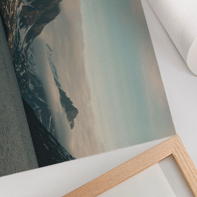 Arte de pared Montañas monumentales a la sombra de la paz y las nubes.