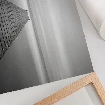 Póster muelle monocromático con superficie tranquila y elegante