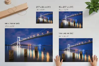 Lámina para cuadro puente nocturno con reflejos resplandecientes en el agua