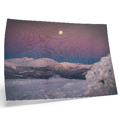 Póster Montañas nevadas, luna rosa pastel