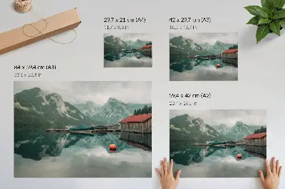 Lámina para cuadro reflejo del lago de montaña con barcos de madera y motivos de paz