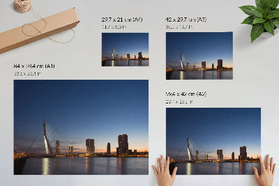 Arte de pared Puente y ciudad al atardecer con luces brillantes de la ciudad