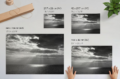 Póster Cielo dinámico sobre un océano en calma