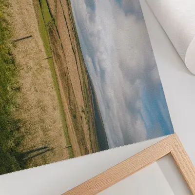 Póster paisaje pintoresco de una cabaña solitaria en la naturaleza