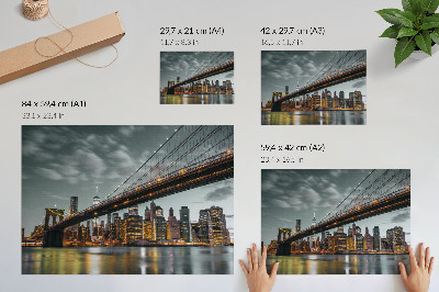 Póster Panorama de las luces del puente de la ciudad al atardecer, agua