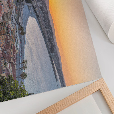 Lámina para cuadro Vista de la ciudad al atardecer sobre el mar.