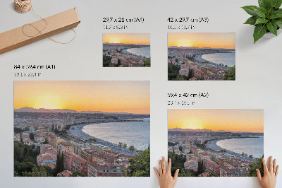 Lámina para cuadro Vista de la ciudad al atardecer sobre el mar.