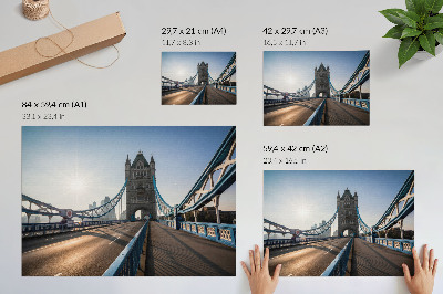 Póster un puente clásico de la ciudad bajo el sol