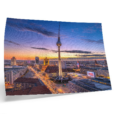 Lámina para cuadro La ciudad al atardecer con los increíbles colores de la puesta de sol.