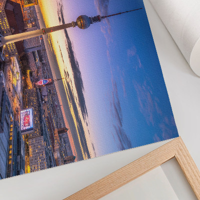 Lámina para cuadro La ciudad al atardecer con los increíbles colores de la puesta de sol.