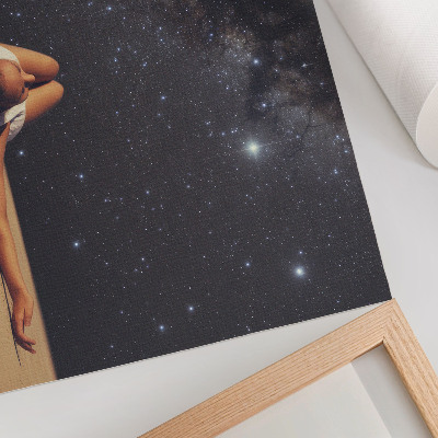 Arte de pared Una figura surrealista bajo un cielo estrellado
