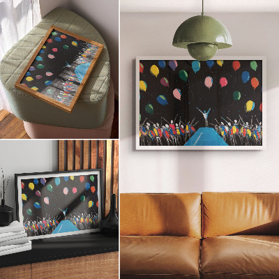 Arte de pared Globos de colores que contrastan con el cielo negro.