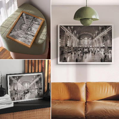 Lámina decorativa interior elegante con grandes ventanales y escalera central