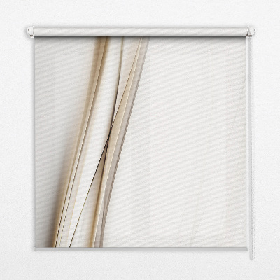 Estor enrollable para ventana con diseño de ola sobre fondo blanco