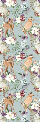 Modern roller blind con diseño de corzos, aves y conejos