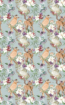 Modern roller blind con diseño de corzos, aves y conejos