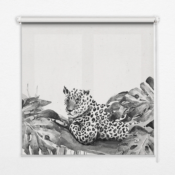 Modern roller blind con guepardos dibujados en una rama