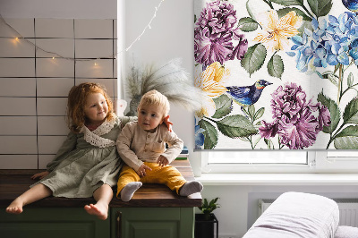 Modern roller blind con diseño de tucanes y flores