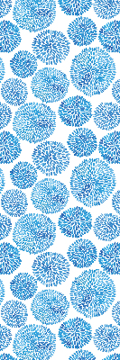 Estor enrollable con diseño de círculos y pétalos en tonos azules